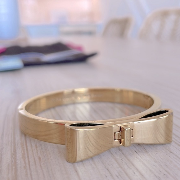 KATE SPADE | Perfectly Placed Hinged Bow Bangle - Picture 8 of 10